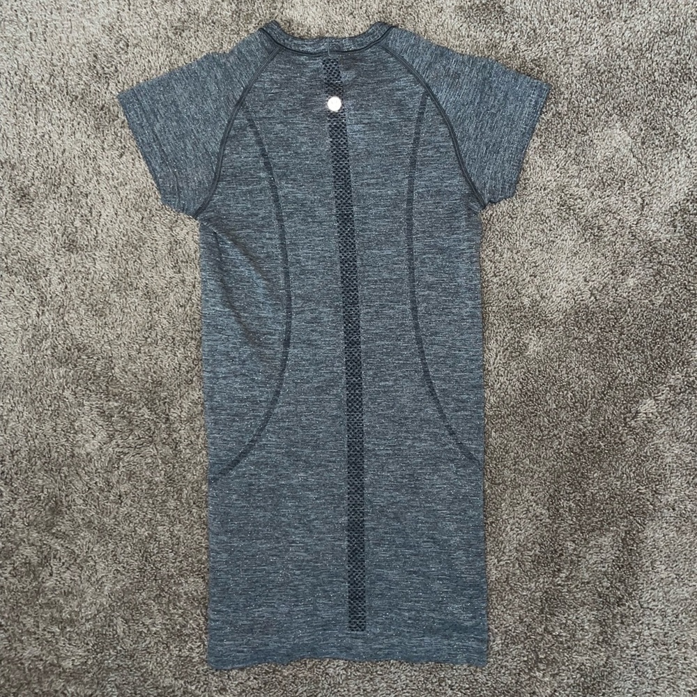 Lululemon Tee - Picture 3 of 4